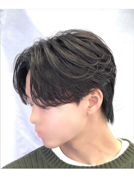 センス 渋谷 宇田川交番前(SENSE) ブルーブラック/フェザーパーマ/刈り上げセンターパート/メンズ