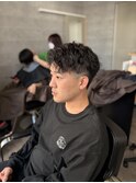 メンズ無造作アップバングショートヘアツイストスパイラルパーマ