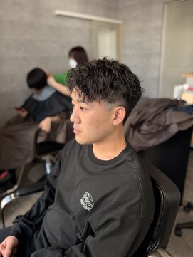 メンズカット バイ ソイクフ(メンズカット by SOY-KUFU) メンズ無造作アップバングショートヘアツイストスパイラルパーマ