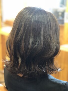 ララテラス(LaLa Terrace) ダークグレージュ×大人かわいい切りっぱなしゆるふわボブ