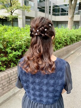 レッドネオ エビス(Redneo ebisu) ハーフアップアレンジ_209