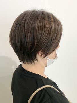 アドラーブル 長岡新保店(adorable) 20代30代40代丸みショートツヤ感オリーブグレージュ