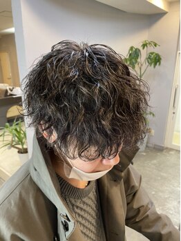 シャワ(CHAWA)の写真/《*流行の波巻きパーマ*》簡単スタイリングで360度シルエットが綺麗なスタイルに。
