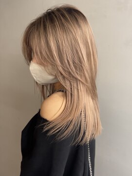 ヨロ 小岩(YOLO) レイヤーカットハイライトショートヘアイルミナカラーオージュア