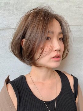 ヘアアンドアイラッシュ ココアンジェ くりえいと宗像店(Coco Ange) 丸みショートボブ ペールベージュ