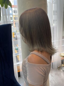 ニーナ ビューティーサロン(NINA Beauty Salon) ダブルカラー#ハイトーン#シルバーアッシュ