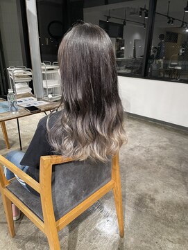 ニュート(Neut ) グラデーションカラーホワイトシルバー/ケアブリーチ/ハイトーン