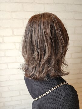 エレン 池袋(ElEn.) 大人女性の綺麗め外ハネレイヤー◇