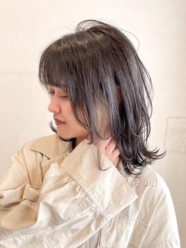 シロ(SiLO) 顔まわりカット◯ミディアムレイヤー、ロングレイヤー/天神大名