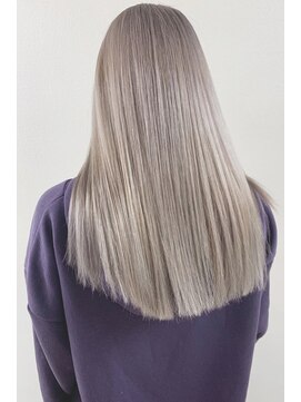 ラフィス ヘア ルー 福山2号店(La fith hair ruu.) 【La fith】プラチナグレイアッシュ×デザインカラー
