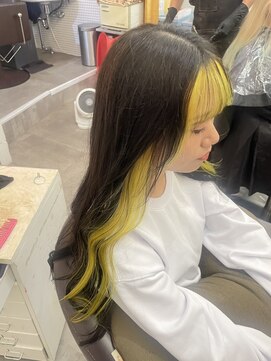 ラフ 原宿(L.a.a.g.f harajuku) バングカラー×イヤリングカラー イエロー@原宿