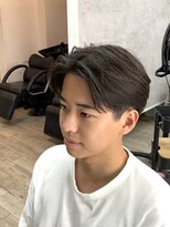 アイヴィー 池袋(IVY)&nbsp;インターンにおすすめのセンターパート[メンズ/池袋/眉カット]