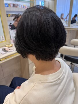 アッシュ 仙川店(Ash) 30代40代50代絶壁解消ひし形大人ショートボブ前髪なしクセ毛