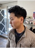 メンズカットテーパーフェードスパイキーショートピンパーマ