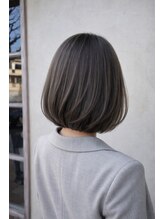エイミーバイアフロート(amie  by afloat)&nbsp;大人の透明感を引き出すグレージュボブ