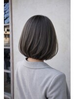 エイミーバイアフロート(amie by afloat) 大人の透明感を引き出すグレージュボブ
