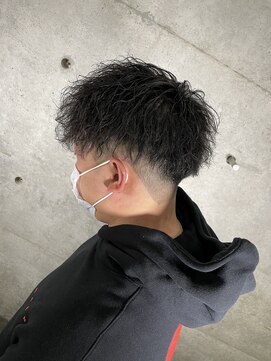 イーラ(era) ツイストスパイラルパーマ×黒髪マッシュ