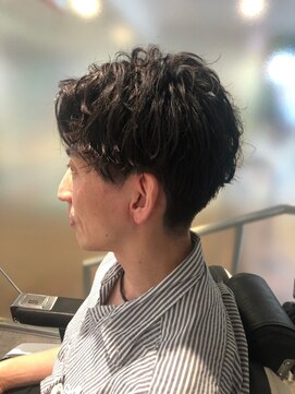 ビフィーノ モーダ 苦楽園店(bifino moda) ツイストスパイラルパーマツーブロックセンターパートメンズヘア