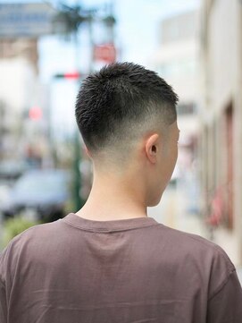 キングスマントーキョー 府中店(KINGSMAN TOKYO) ツーブロックマッシュ/波巻き/ハイライト/束感<理容室><府中駅>