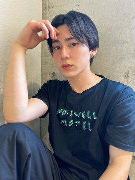 ルービック 梅田茶屋町(Rubik) ツーブロック/束感センターパート/黒髪ナチュラル