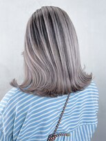 バレイヤージュロング_斜めバンググレージュカラー_ba460151