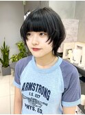 顔まわりレイヤーウルフ　ショート　黒髪
