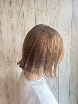 リヒトヘアー(licht hair) 外ハネショートボブ（ショート/ショートカット/ボブ/白髪染め）