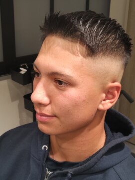 ヨシザワインク バンダイ(YOSHIZAWA Inc. BANDAI) 新潟/万代/バーバー/メンズ専門/フェードカット/スキンフェード