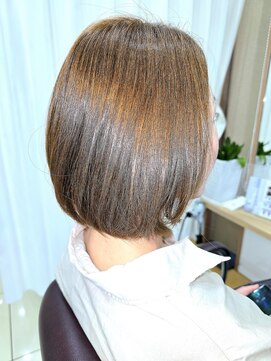 メタ(META) カット+アプリエカラー(ブリーチをしないで髪の毛を明るくする)