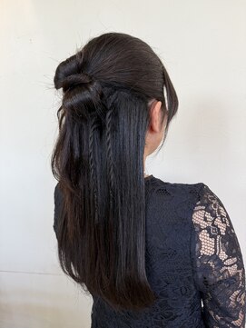 ジューシィ(Juicy) カチモリハーフアップ