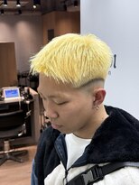 メンズサロン ガウディ 三宮店(men's salon Gaudi)&nbsp;ブリーチ抜きっぱなしブロンドカラー×フェードカット