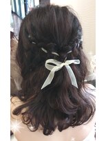 タワワイズ(Tawawa is)&nbsp;結婚式アレンジ....☆ふんわりハーフアップ