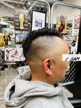 アルファベットシーガム(C gam) 震災スキンフェード社長の色気パーマ