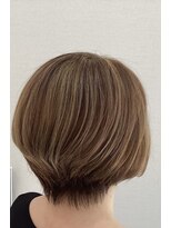 フラップ(Flap) 前下がり大人ショートボブ