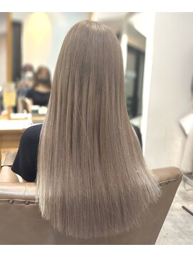 フツーロ 栄(FUTURO) プルエクステ