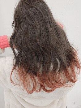 シュシュ トウキョウ 上野御徒町店(Chou Chou TOKYO)の写真/透明感を引き出すトレンドカラーでぐっと垢抜ける!ダメージを抑えた低刺激の薬剤で髪と地肌に優しいのも◎