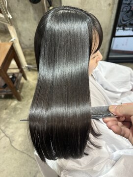 サロンドミルク 原宿(salon de MiLK) 【原宿/表参道/明治神宮前】縮毛矯正で髪質改善しよう