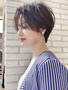 アンド ストーリーズ(&STORIES) センターパートナチュラルショート/20代/30代/40代/ハイライト