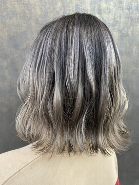 デザインサロンリア(design salon Lia) シルバーシャドールーツ