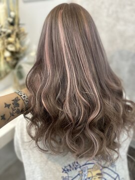 ラビス(Lovis) 黒髪カタログ/ボブルフ/ネビージュ/小顔に見せるヘア/ワンレン