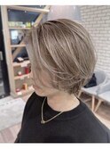 ハイトーン×ショートカット