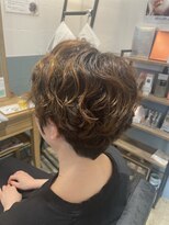 エルア(elua)&nbsp;パーマで楽ちんショートスタイル