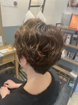エルア(elua) パーマで楽ちんショートスタイル