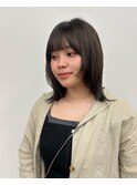 顔まわりデザインミディアムボブ
