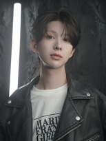 ケイ(K)&nbsp;ニュアンスパーマで作る韓国シースルーコンマバング