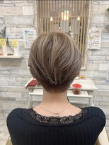 フゥカ 売市店(fuka)&nbsp;ソフト刈り上げショート× ハイライト×ホワイトベージュカラー