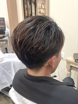 アルターリール(aL ter Rire) MEN’S HAIR/サーフカール/刈り上げセンターパート/中村