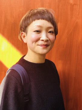 まえがみ美容室 マッシュショート