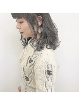 ガーランドウメダ(Garland umeda) リラックスウェーブ＿ミディアム＿000187