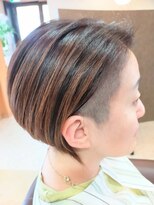 ヘアサロンアンドヘアメイクディー(hair salon hair make D)&nbsp;仙台D　大人ショートボブ丸み耳かけツーブロックインナーカラー